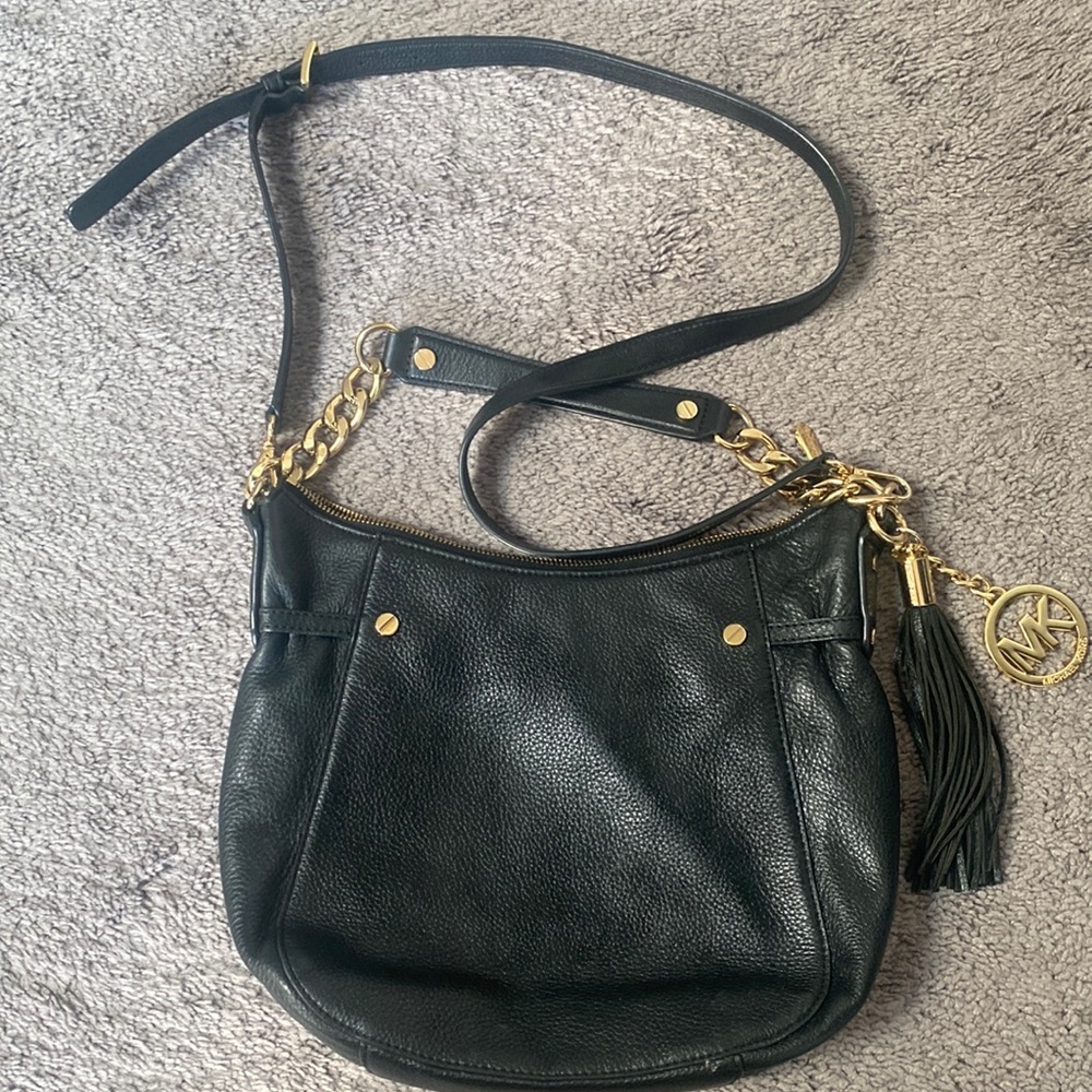 Micheal Kors Crossbody Blk Gold